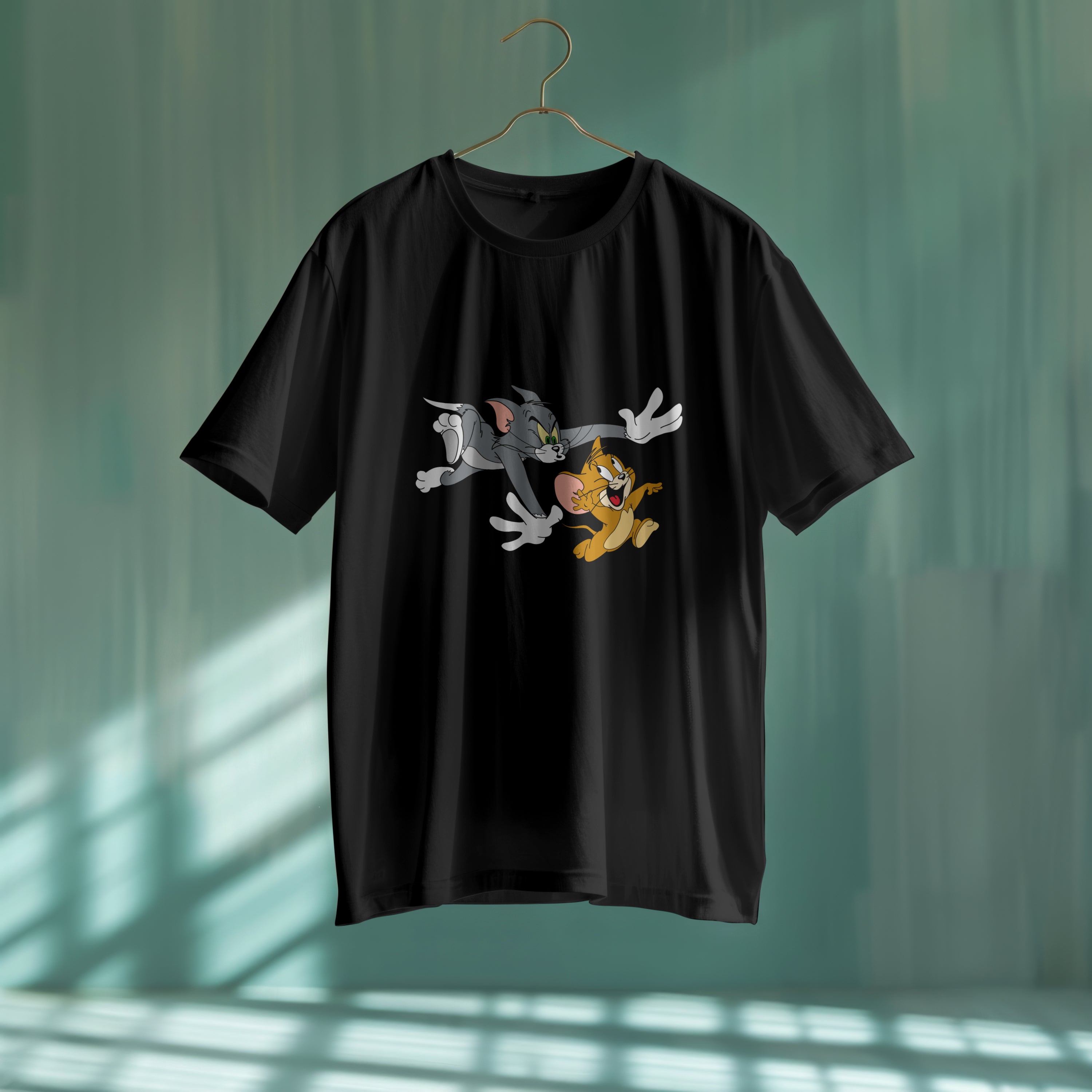Tom and Jerry : Chase Graphic Printed Oversized T-shirt for Men